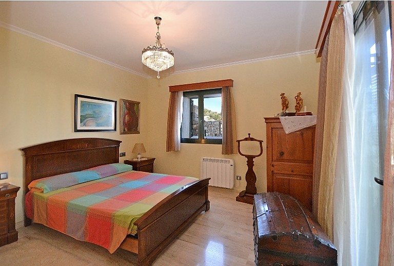 Doppelbett Schrank Truhe Bilder Heizung